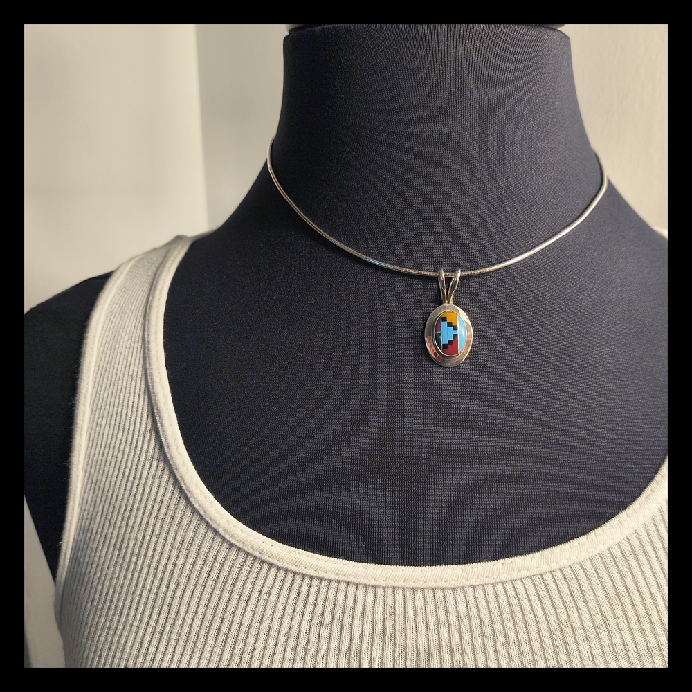 🌎 Vtg. Sterling Silver Pendant with Colorful Semi Precious Stone Inlay